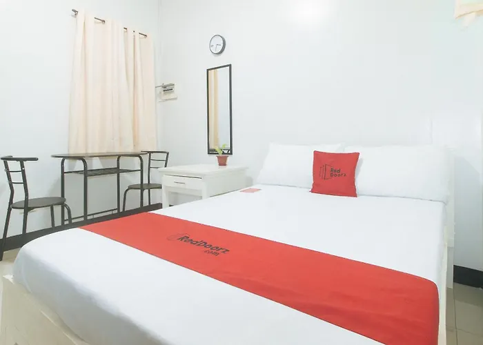 ホテル Reddoorz At Mgp Apartelle Near Espana